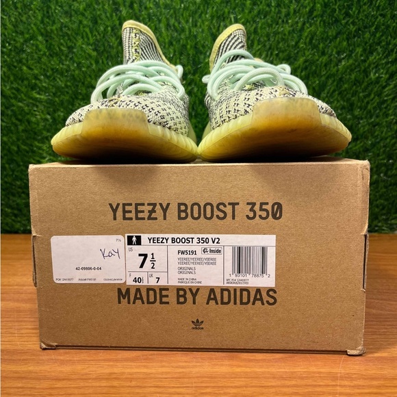 Adidas Yeezy Boost 350 V2 Yeezreel Non-Reflective - Picture 9 of 11